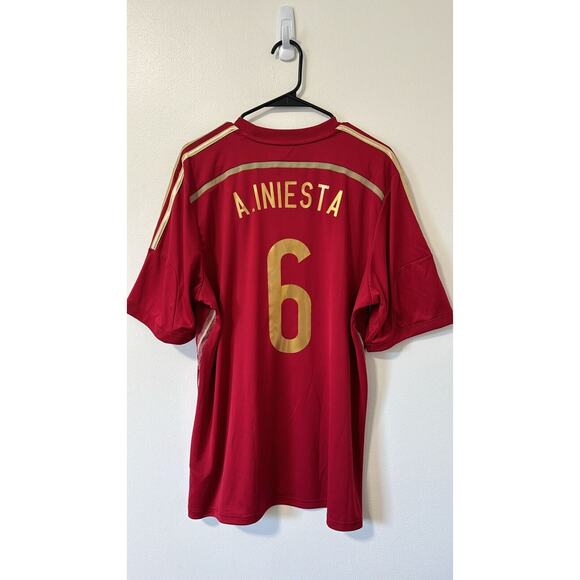 Spain Home FIFA World Cup Brazil 2014 6 Iniesta - Picture 1 of 2